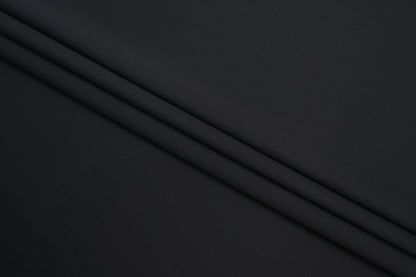 587010